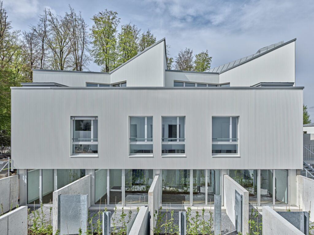 Tiny Homes in Zollikerberg von UTOREM