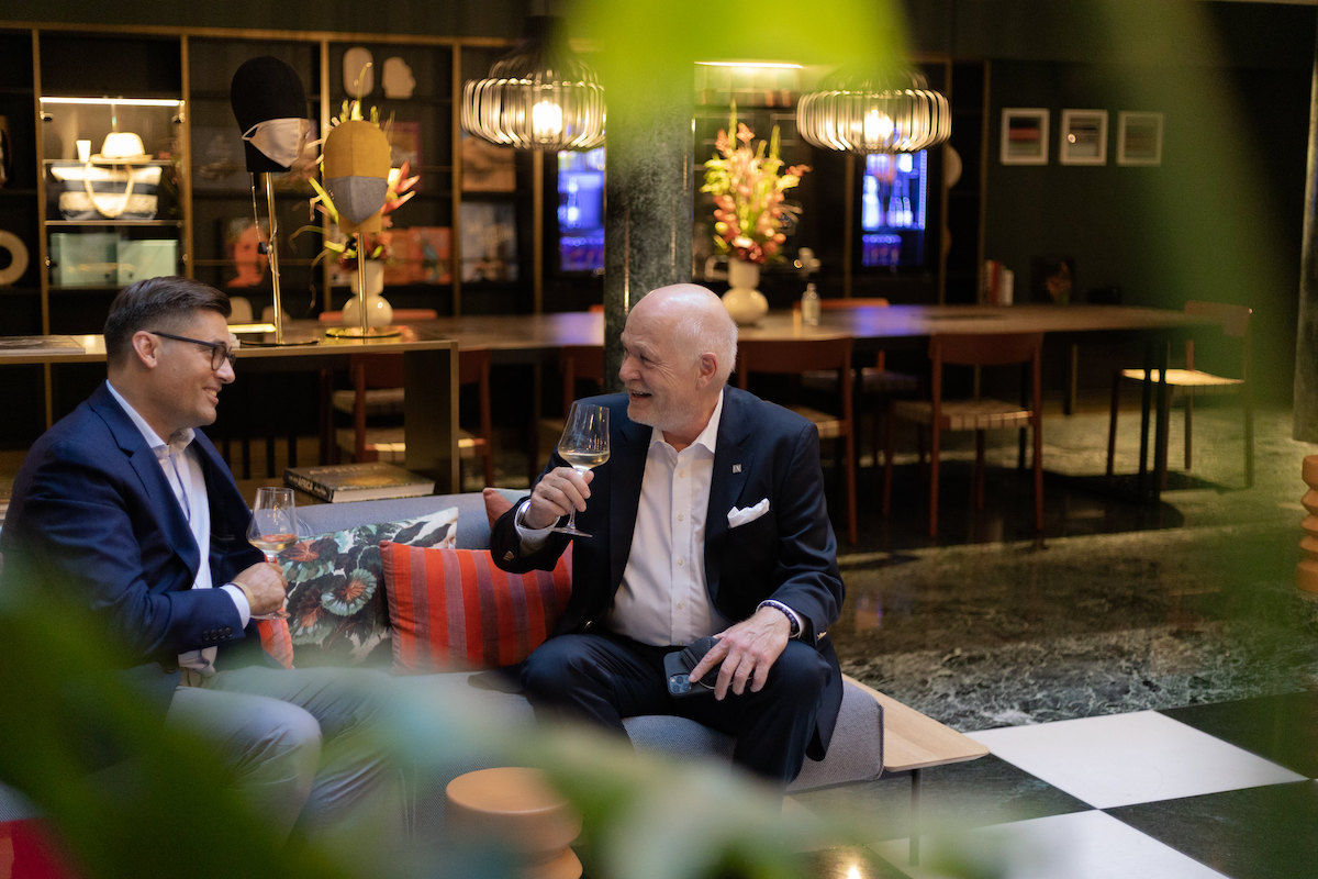 Valentin Müller von UTOREM an der Ameron Zuerich Bellerive au Lac Grand Opening Party