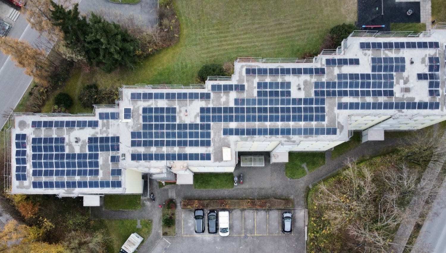 Solar power facility in Niederhasli for AMAG Pensionskasse